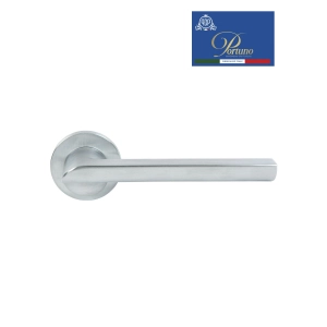 Дверная ручка на розетке Portuno Punto 102.02 матовый хром