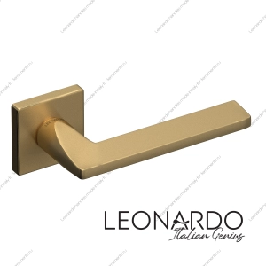 Дверная ручка Quattro 1860 матовое золото квадратное основание